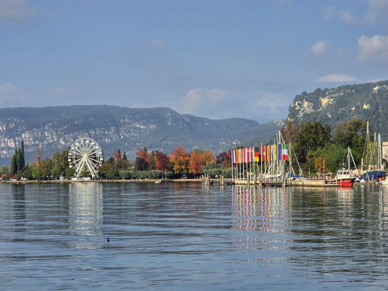Z avtodomom v Gardaland in na počitnice ob Gardsko jezero