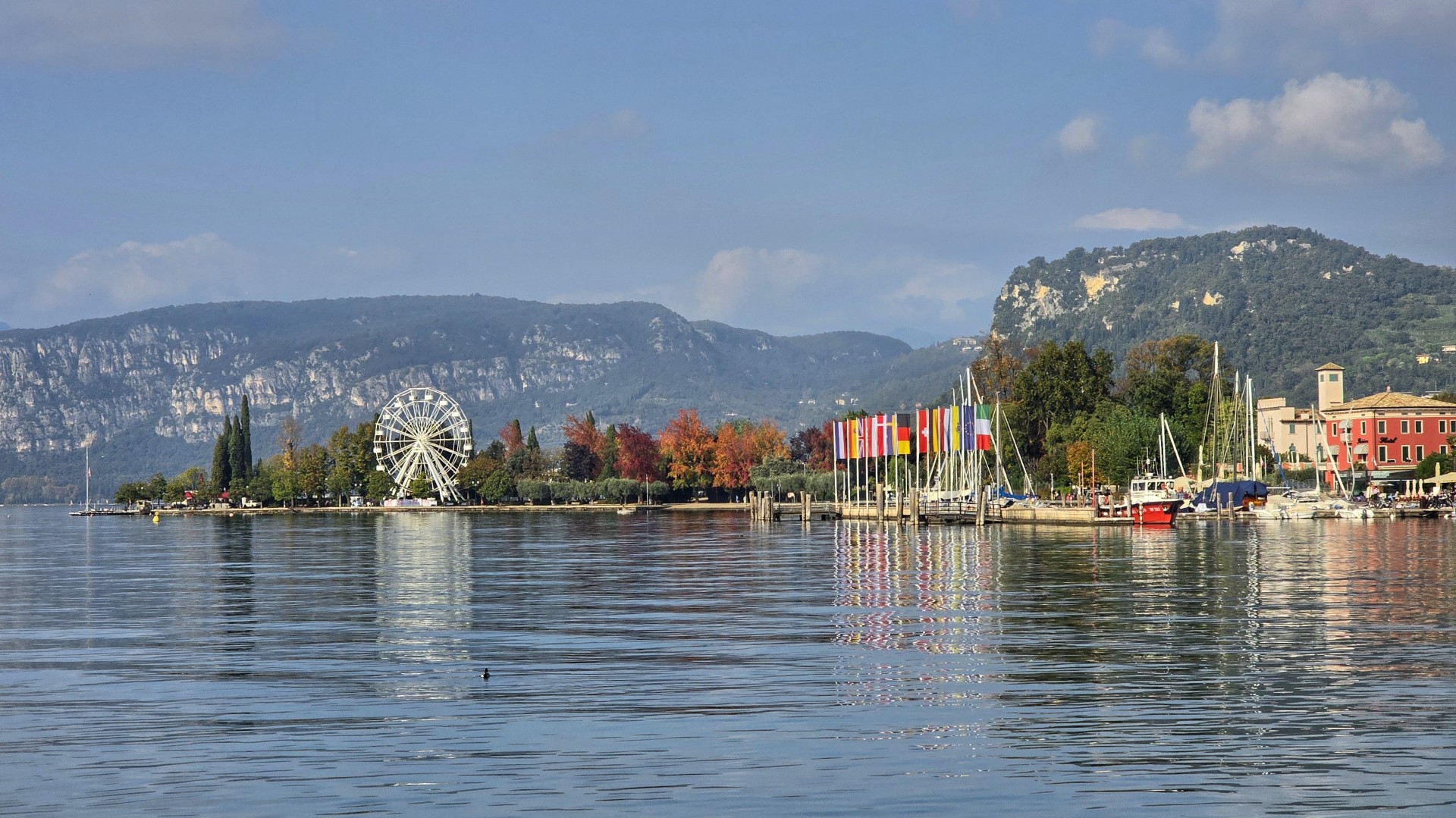 Z avtodomom v Gardaland in na počitnice ob Gardsko jezero