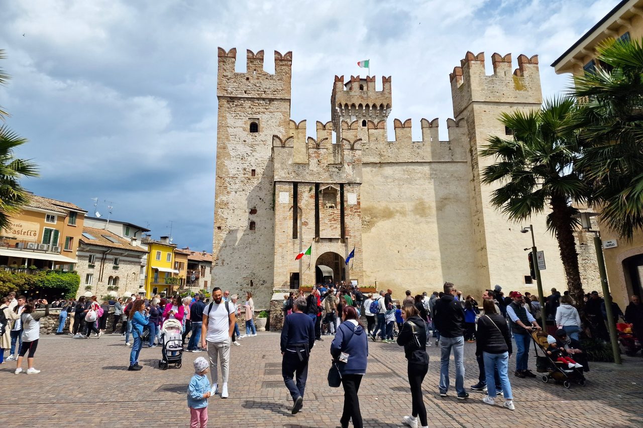 Sirmione na polotoku ob Gardskem jezeru